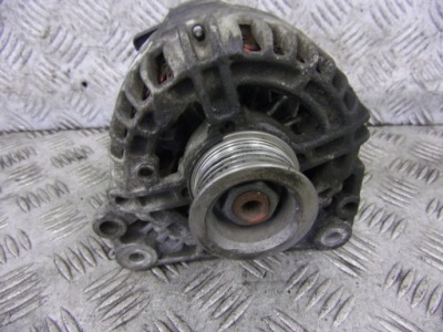 Генератор volkswagen polo 4 1.4 fsi bosch 03c903023 фото №1