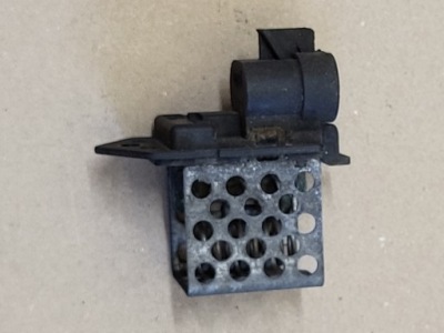 Резистор резистор вентилятор обдув opel astra ii g оригінальний номер eu 3134503069 фото №1