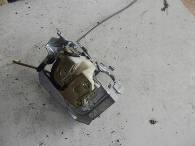 Toyota yaris verso 00 замок двері лівий перед фото №1