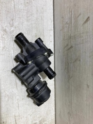 Renault megane iv 2019 помпа клапан wody 1.3 tce фото №1