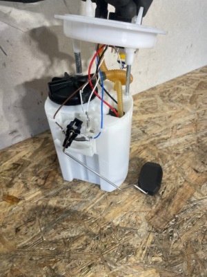 Alfa romeo stelvio 2.9 qv насос пального поплавок 50568895 фото №1