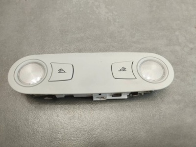 Audi a5 8t лампа салона 8t0947111be фото №1