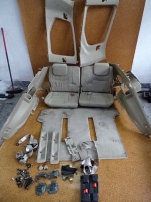 Land cruiser 120 04 сидіння заднє сидіння iii ряд шкіра beż комплект фото №1