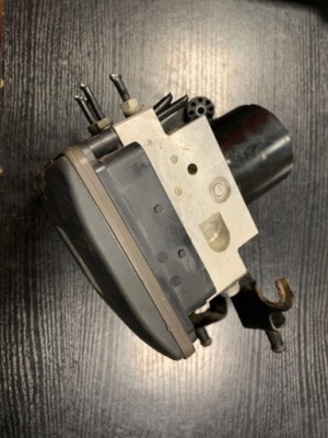 Насос abs bmw 5 e60 e61 6780649 фото №1