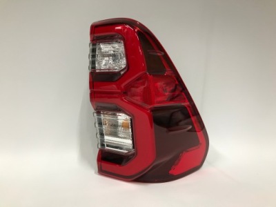 Toyota hilux viii lift 20- лампа задня права europa ładna! фото №1