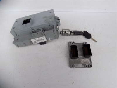 Бортовий комп'ютер набір fiat idea 1.4 16v 0261208207 фото №1