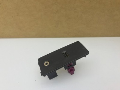 Volvo xc90 ii роз'єм port aux usb фото №1