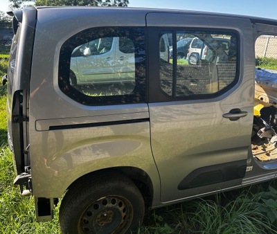 Toyota proace city крила правий задній bok дах 2018- фото №1