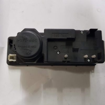 Mercedes 210 помпа центрального замка 2108002048 фото №1