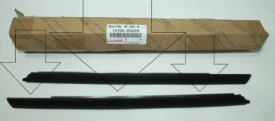 Toyota avensis kombi t27 09-18 молдинг рамки дверь правый задняя фото №1
