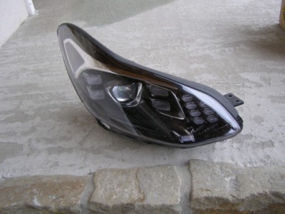 Лампа права kia sportage iv 4 lift full led europa фото №1