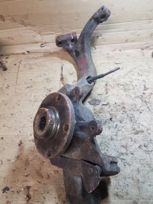 Поворотный кулак перед передняя левая audi a4 b5 фото №1