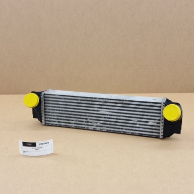 Радіатор повітря інтеркулер bmw 5 f10 f11 f18 f07 фото №1