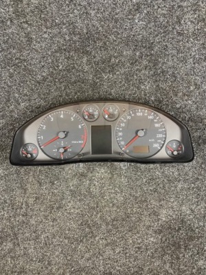 Audi a6 c5 2.4 v6 счетчик приборы 4b0919881ax фото №1