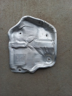 Audi q7 15- захист теплова 4m0825725 фото №1