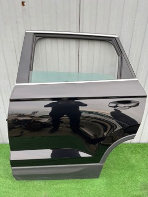 Skoda karoq рестайлинг  дверь задние задний левая чёрные lf9r фото №1