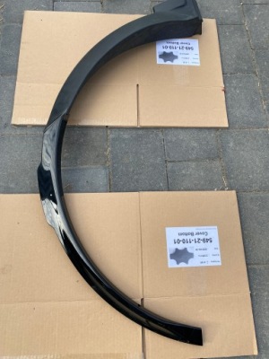 Накладка молдинг правий задня land rover discovery v фото №1