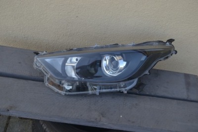 LAMPA LEWY PRZÓD LEWA PRZEDNIA TOYOTA YARIS CROSS