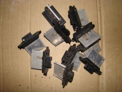 Nissan note e11 резистор резистор обігрівача механічна коробка передач oryg. фото №1