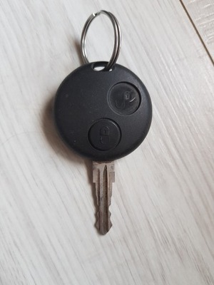 Smart fortwo forfour ключ pilot 2 кнопки фото №1