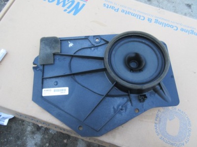 Volvo c30 динамік задня задній правий 31252250 фото №1