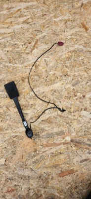 Пряжка клипса поперечина безопасности правый перед focus mk3 bm5161208 europa фото №1