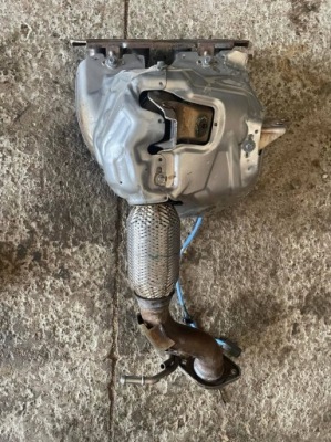 Mazda 3 13-18- катализатор 2.0 бензин mazda фото №1