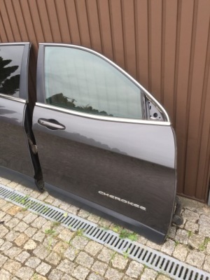 Jeep cherokee kl 14 15 дверь правый перед pau фото №1