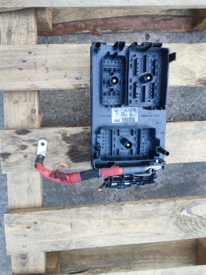 Коробка запобіжників opel 13343764 фото №1