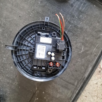 Воздуходувка отопителя mercedes w205 f011500093 фото №1