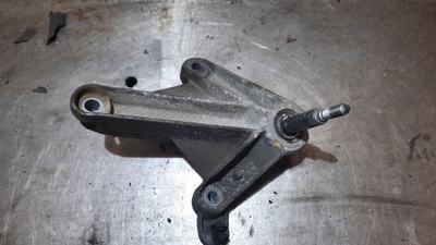 Кронштейн коробки передач 8200043084 renault modus фото №1