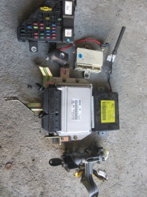 Sportage ii 04-09 2.0 crdi бортовий комп'ютер 39104-27400 фото №1