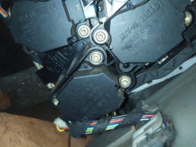 Volvo s80 2.4 d 02' моторчик кришка обдув 74932 фото №1