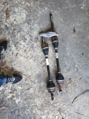 Приводной вал приводная citroen crossback c4 iii 1.2 puretech левая правая 9824878280 фото №1