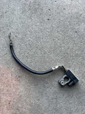 Шланг клемма минусовая mercedes c klasa w205 a0009055903 фото №1