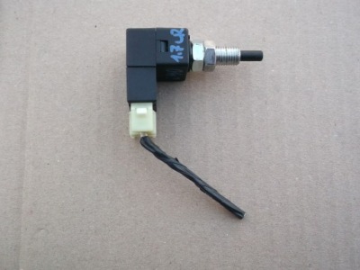 Hyundai i40 датчик педали сцепление фото №1