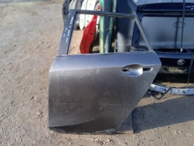 Mazda 3 2 дверь задняя левое фото №1