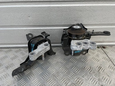 Toyota yaris cross кронштейн двигуна подушка фото №1