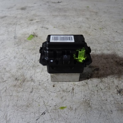 Dacia duster ii 19r резистор вентилятор t1033613f-b фото №1