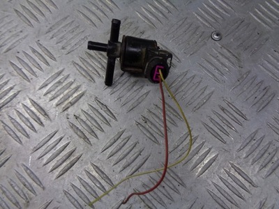 Клапан вакууму audi a4 b5 фото №1