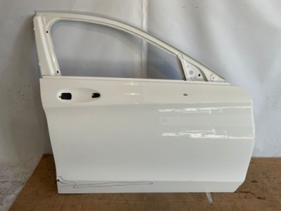 Mercedes c klasa 205 двері праве передні 14- фото №1