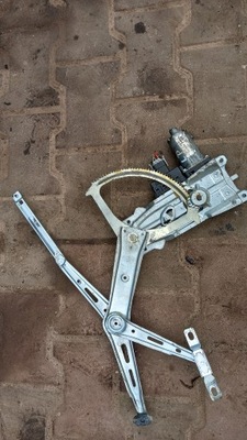 Pod.szyby лівий перед opel zafira b 06r фото №1