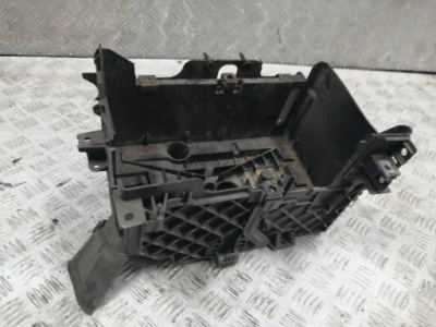 Накладка корпус аккумулятор trafic renault оригинальный номер 244465670r фото №1