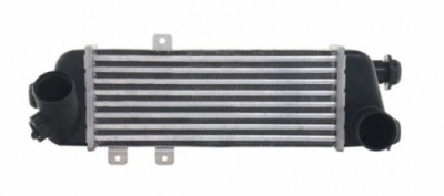 Hyundai i30 2007-2012 радиатор интеркулер фото №1