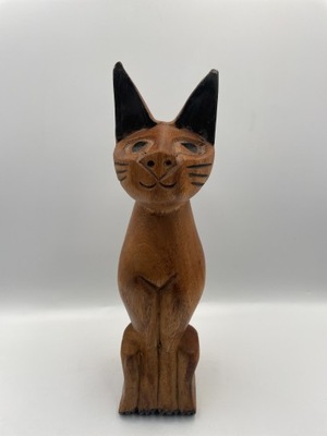 Drewniana figurka kota