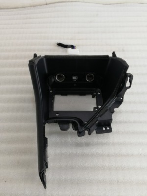 Kia sportage iv панель консолі usb заряджання фото №1