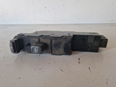 Переключатель окон правый перед volvo v70 ii 2.5 tdi фото №1