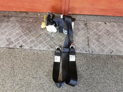 Ремни безопасности левая 1 правая  перед vw оригинальный номер 5n2857706a фото №1