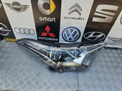 Toyota chr лампа правая перед led 81110-f4031-00 фото №1