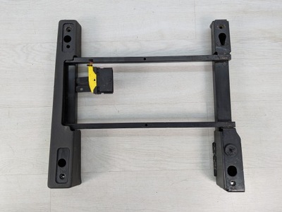 Каркас основание кронштейн сиденье левая передние opel crossland 39180527 фото №1